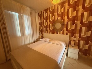 1 室のベッドルーム、旅行用ベビーベッド、WiFi、ベッドシーツ