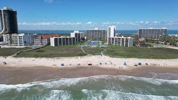 Apartamento, 2 habitaciones | Playa | Ubicación a pie de playa