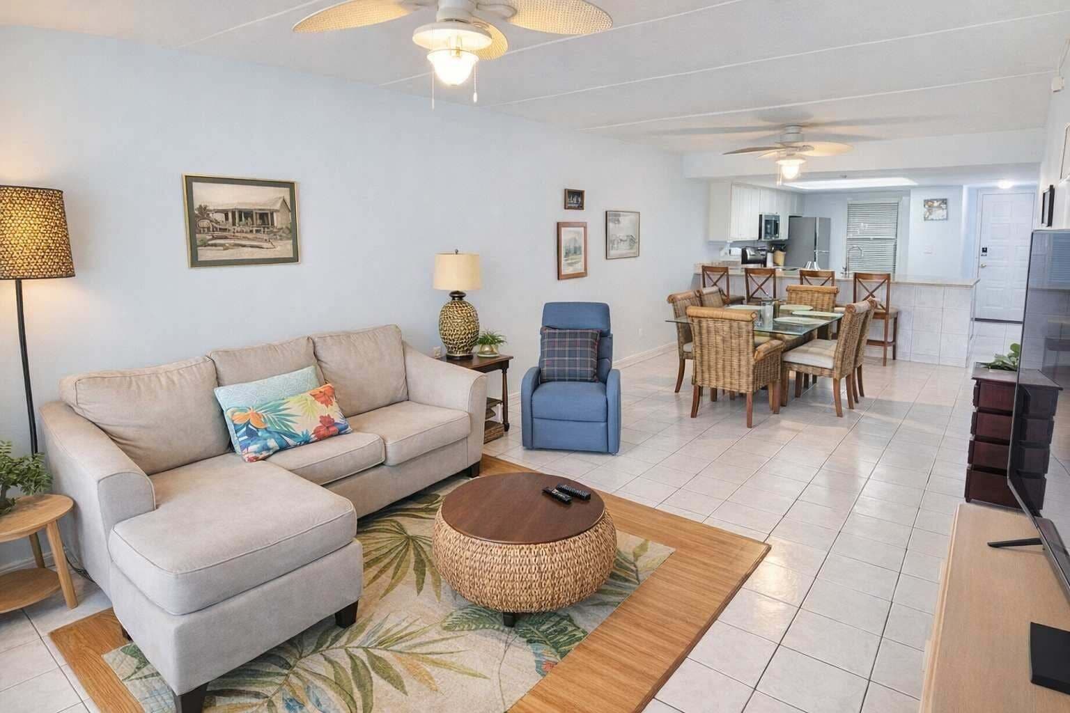 Apartment, 2 Bedrooms | Living area
