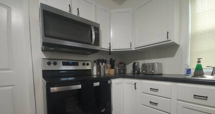 Sorin St House - Short walk to Notre Dame Campus
