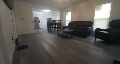 Sorin St House - Short walk to Notre Dame Campus