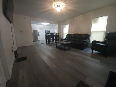 Sorin St House - Short walk to Notre Dame Campus