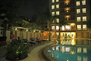 Outdoor pool - 8008 Hotel (Phnom Penh)