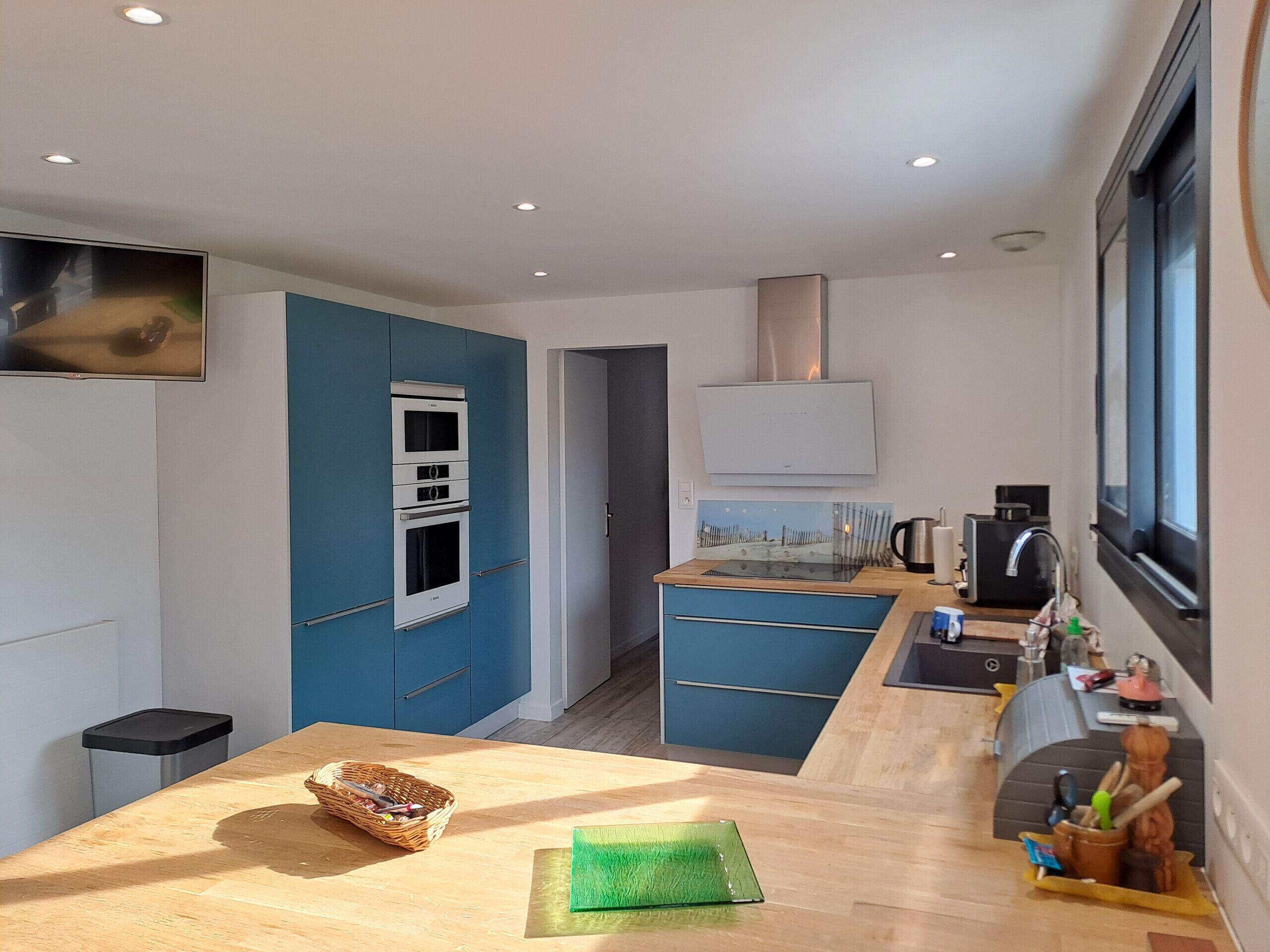 Réfrigérateur, micro-ondes, four, lave-vaisselle