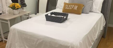 2 bedrooms, iron/ironing board, bed sheets