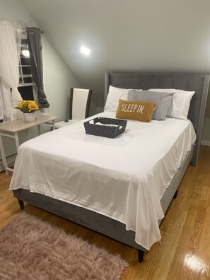 2 Schlafzimmer, Bügeleisen/Bügelbrett, Bettwäsche