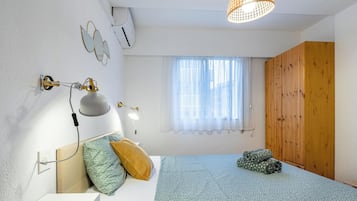 2 slaapkamers, een strijkplank/strijkijzer, gratis wifi, beddengoed