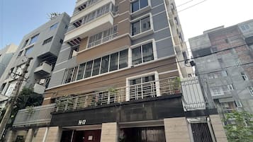 Mặt tiền nơi lưu trú