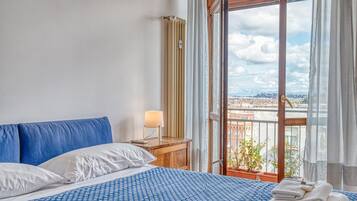 2 Schlafzimmer, BĂŒgeleisen/BĂŒgelbrett, WLAN, BettwĂ€sche