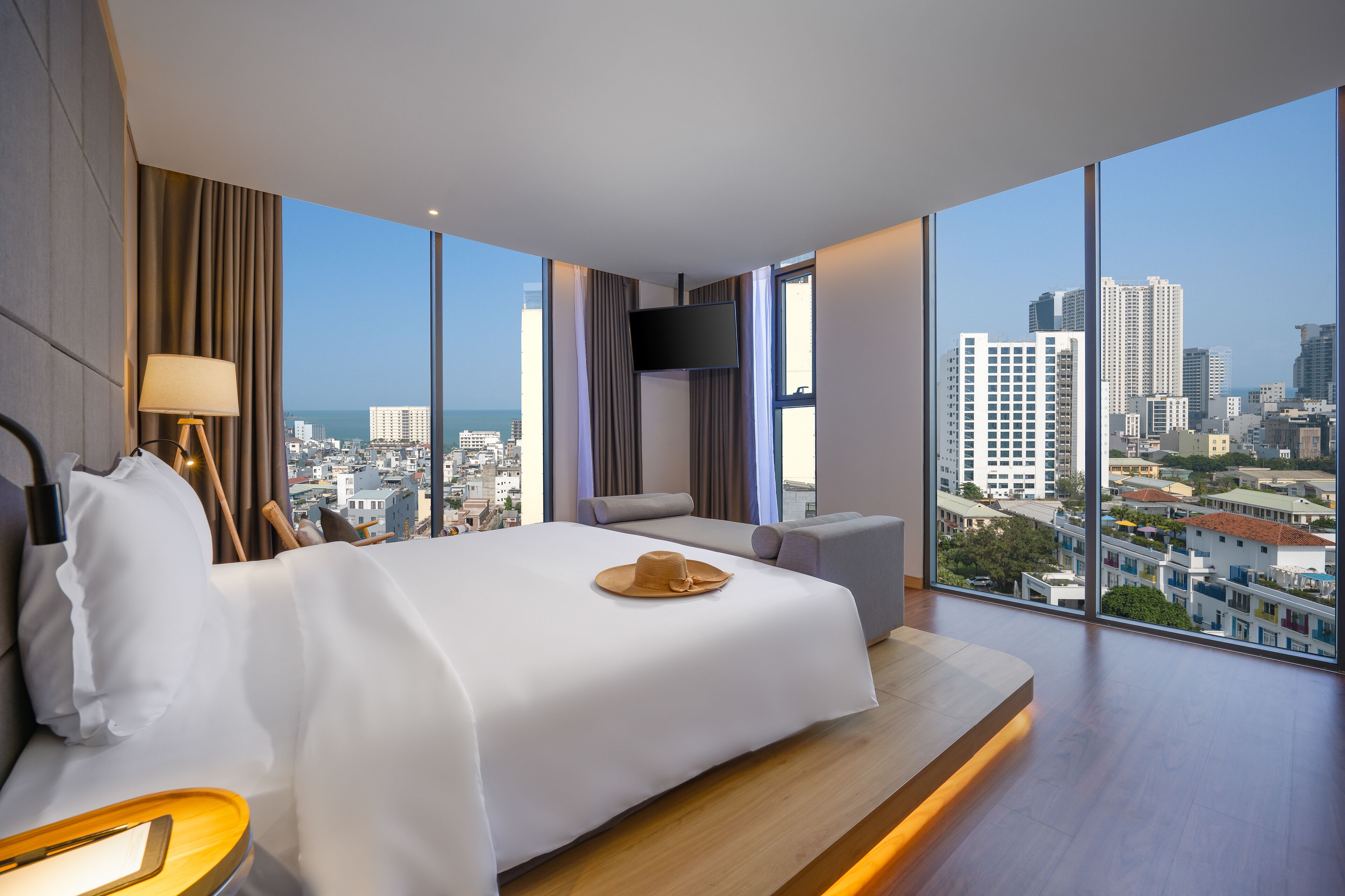 客房, 高層 (Sky Suite) | 高級寢具、免費迷你吧物品、書桌、遮光布/窗簾