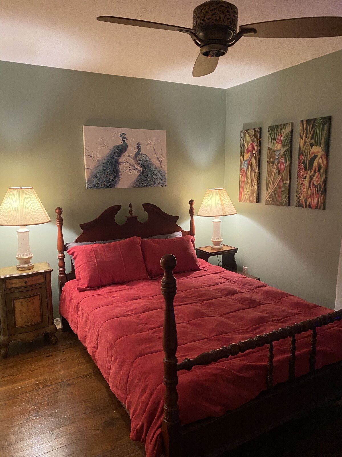Photo 5 of Pet friendly Iconic Magnolia Ave, Fountain of Youth, 4 min to beach & Downtown