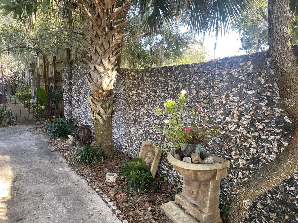 Photo 40 of Pet friendly Iconic Magnolia Ave, Fountain of Youth, 4 min to beach & Downtown