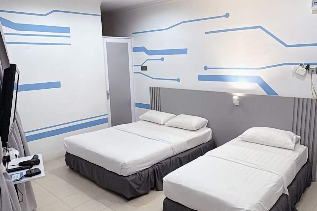 Egyptian cotton sheets, premium bedding, down comforters, pillowtop beds