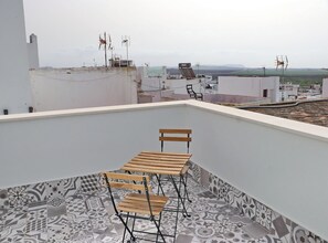Outdoor dining - Junquera Apartment in Conil (Conil)