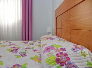 1 bedroom, bed sheets - Junquera Apartment in Conil (Conil)