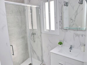 Bathroom - Junquera Apartment in Conil (Conil)