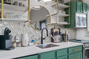 Fridge, microwave, oven, stovetop - The Evergreen Treehouse with Winter Views! (Wildwood)