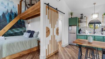 1 bedroom, WiFi, bed sheets