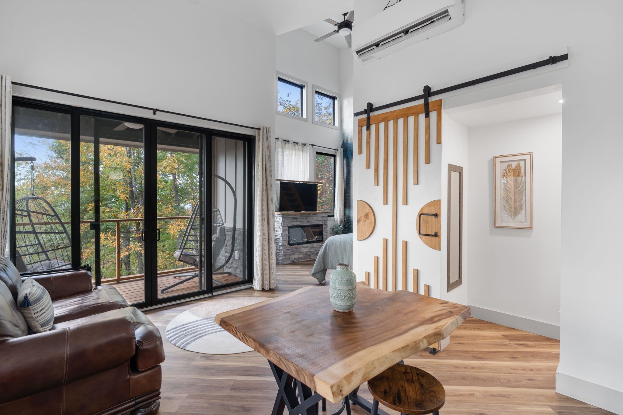 TV, fireplace, offices