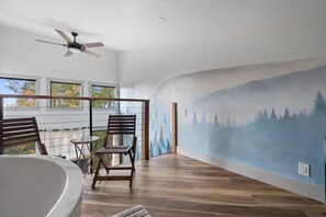 Interior - The Evergreen Treehouse with Winter Views! (Wildwood)