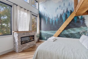 1 bedroom, WiFi, bed sheets - The Evergreen Treehouse with Winter Views! (Wildwood)