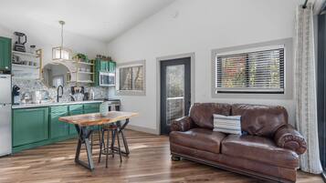 TV, fireplace, offices