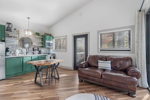 TV, fireplace, offices