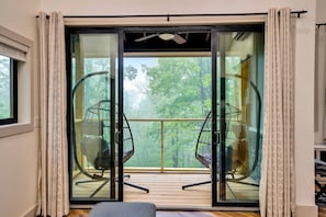 Interior - The Evergreen Treehouse with Winter Views! (Wildwood)