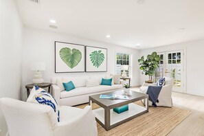 Unclassified image, 5 of 58, button