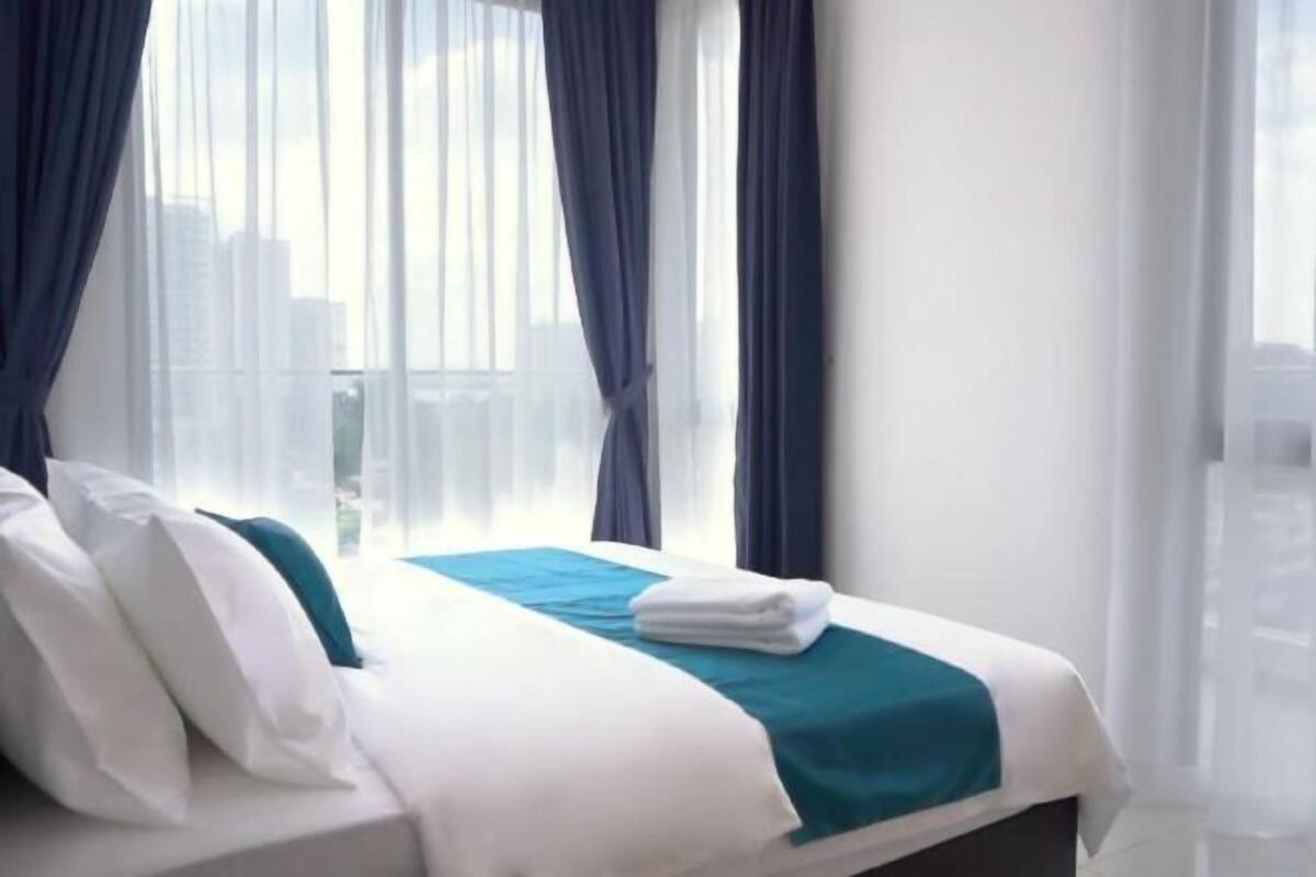 Blackout drapes, iron/ironing board, free WiFi, bed sheets