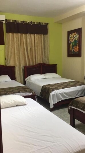 Egyptian cotton sheets, premium bedding, free WiFi, bed sheets - D Ruiz Hotel (Quevedo)