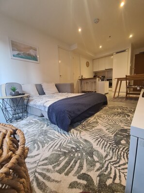 1 bedroom, iron/ironing board, travel cot, free WiFi