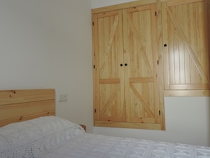 2 bedrooms, Internet, bed sheets