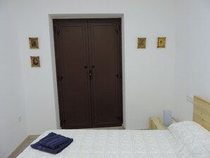 2 bedrooms, Internet, bed sheets