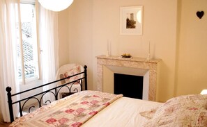 3 chambres, fer et planche à repasser, Wi-Fi gratuit, draps fournis