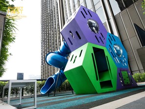 Children’s play area – outdoor - Pavilion Embassy Suites KL by Perfect Host (Kuala Lumpur)