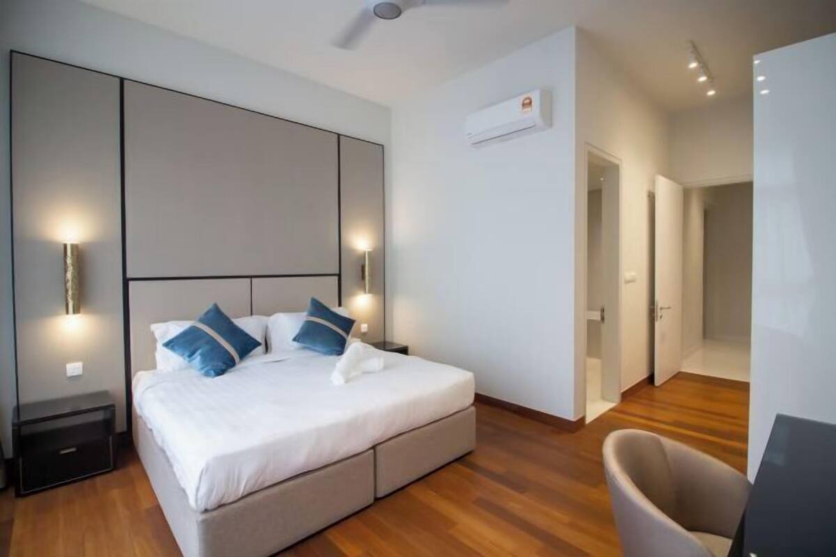 Premium bedding, desk, blackout drapes, iron/ironing board