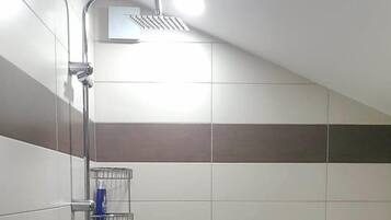 Family Cottage | Bathroom