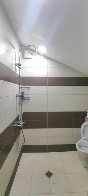 Family Cottage | Bathroom - Hotel Laguna (Borjomi)