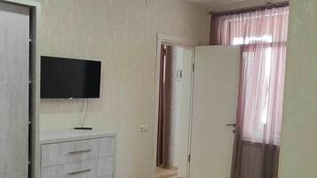 Family Cottage | 3 bedrooms, desk, free WiFi