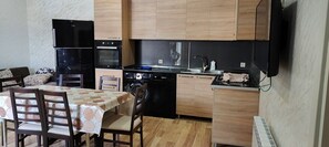 Family Cottage | Private kitchen - Hotel Laguna (Borjomi)