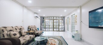 Paradise Found:4BR, 6 min to Lee Garden