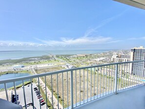 Property grounds - Sapphire 2501 - By GISO Vacation Rentals (South Padre Island)