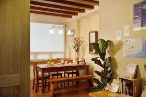 Lobby sitting area - Good day (Hualien City)