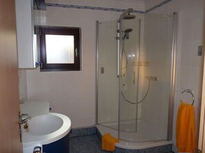 Shower, towels, soap - Trade fair guests, Harz visitors, Bike- und Outdoorpark Bad Salzdetfurth (Bockenem)