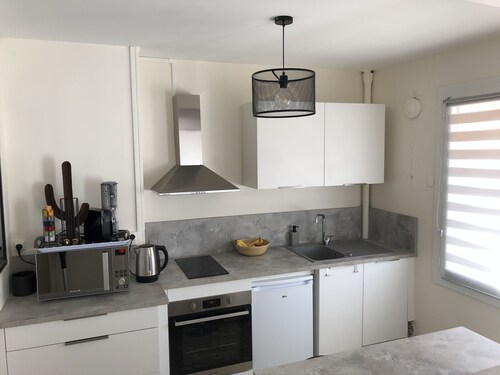 Renovated apartment close to all amenities