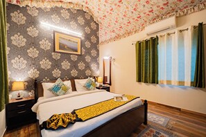 Premium tweepersoonskamer | Een minibar, geluiddichte muren, gratis wifi, beddengoed