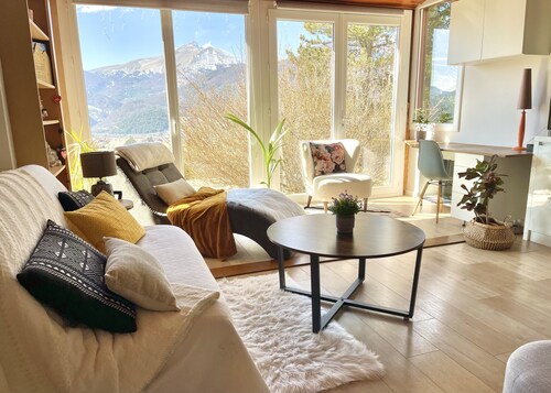 Chalet Cosy et Chaleureux Avec vue sur la Montagne