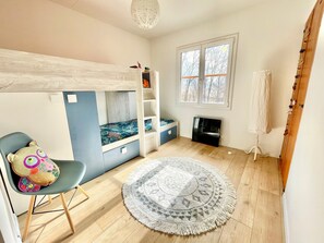 2 chambres, bureau, lit parapluie, Wi-Fi gratuit