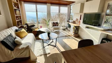 Televisie, boeken en een stereo